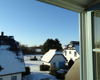 Landhotel Kastanienallee Putbus - Putbus - Balcony