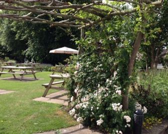 The Swan Inn - Nantwich - ลาน