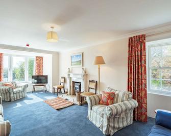 Ornockenoch House - a house that sleeps 14 guests in 7 bedrooms - Gatehouse of Fleet - Living room