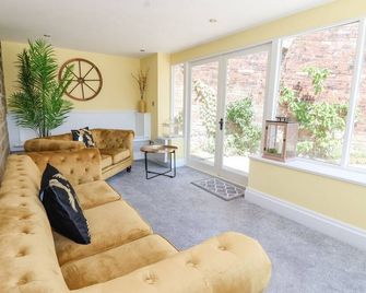 カンリフ ハウス - シプリー - リビングルーム