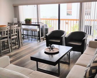 4min walk to the beach in your home away from home - Clearwater Beach