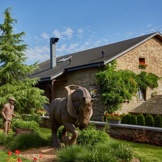 Hillview Hotel Grandvoir image 1