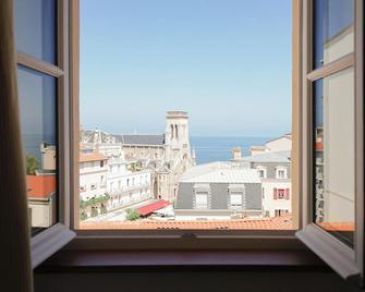 Alfred Hotels Les Halles - Biarritz - Building