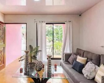 Family friendly property in quiet community - Villa Isabela - Sala de estar