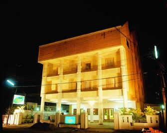 Abad Metro - Kochi - Building