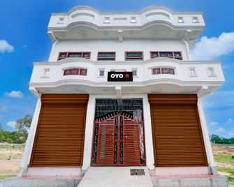 Hotel O Jannat - Unnāo - Building