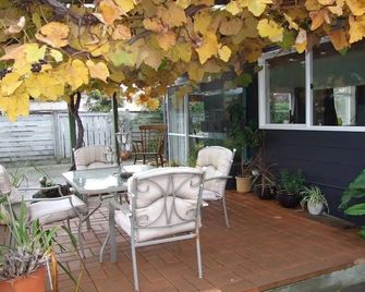 Wellesbourne - بالميرستون نورث - شرفة مرصوفة