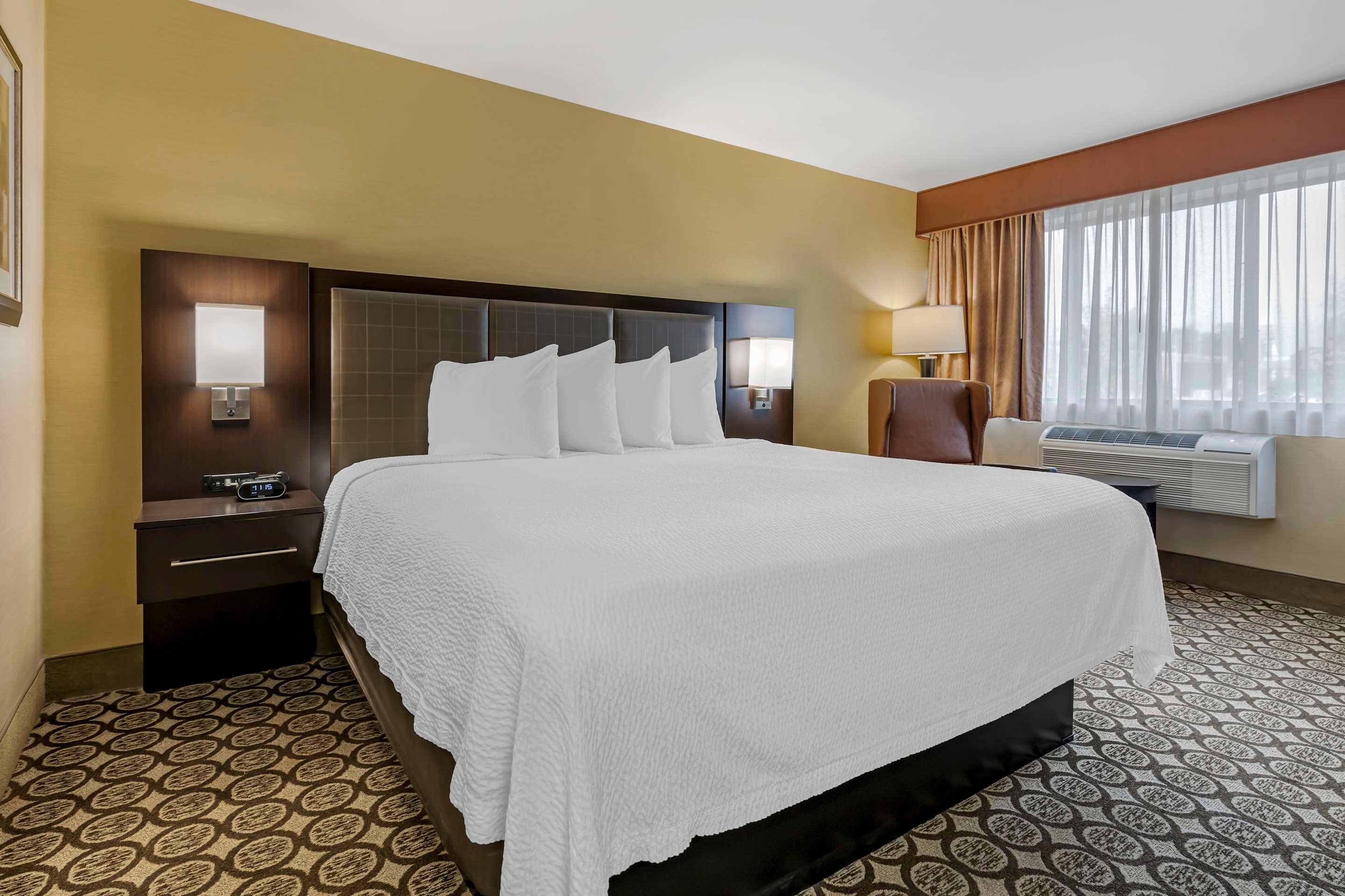 Best Western Plus InnTowner Madison - מדיסון - חדר שינה
