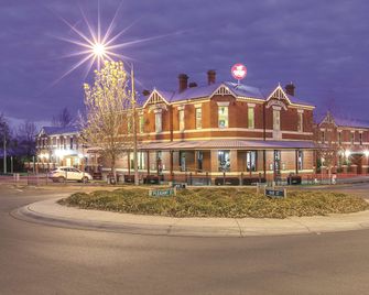 Ballarat Lake Inn - Ballarat - Building
