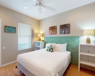 See Ya Soon: Multiple Decks & Community Pool - Port Aransas - Bedroom