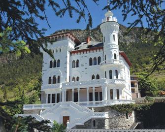 Résidence Château des Magnans by Nevesol - Jausiers - Bâtiment
