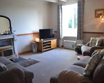 Farmhouse between sea and countryside - Bricquebec-en-Cotentin - Wohnzimmer