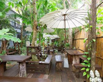 Bannsuanmaeklong Resort - Samut Songkhram - Patio