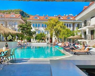 Akdeniz Beach Hotel - Ölüdeniz - Pool