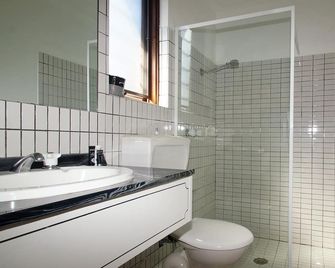 Seaton Arms Motor Inn - Albury - Kamar Mandi
