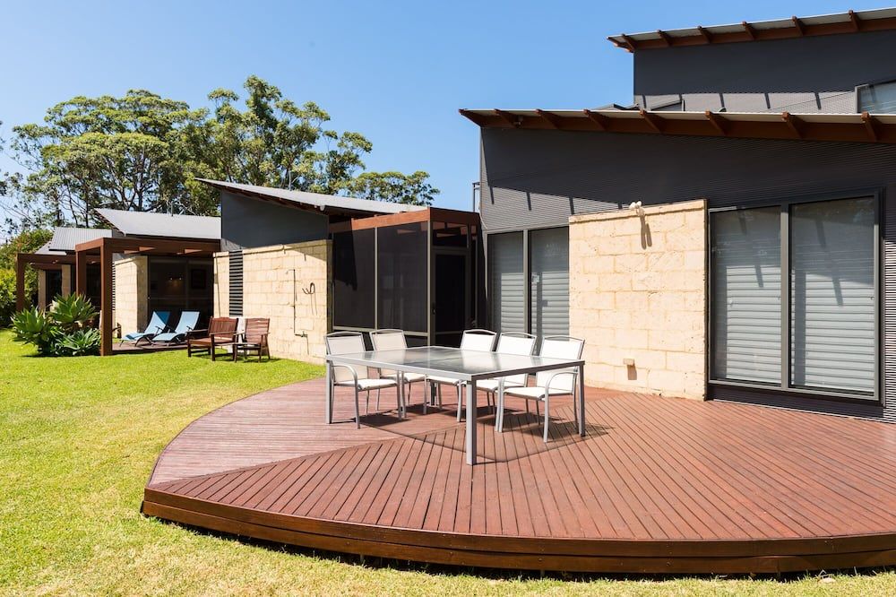 By the Beach B&B Self Contained Apartments