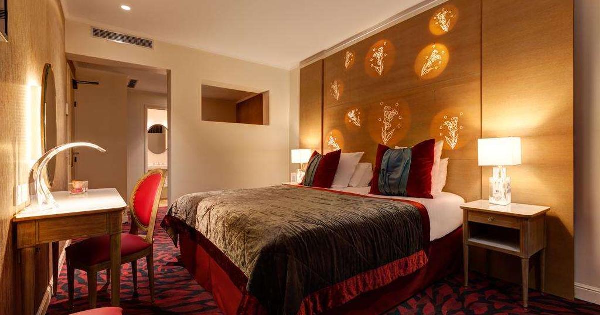 Hotel Montaigne £283. Paris Hotel Deals & Reviews - KAYAK