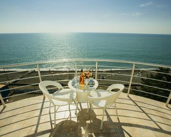 Kobuleti Pearl Of Sea Hotel & Spa - Kobuleti - Balcón
