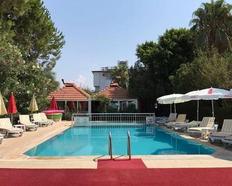 As Queen Beach Hotel - Kizilot - Pool