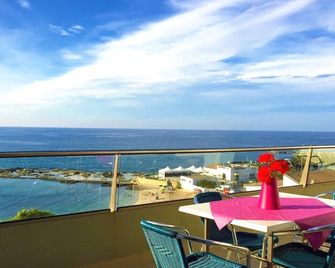 Residence Lungomare - Porto Torres - Balcón