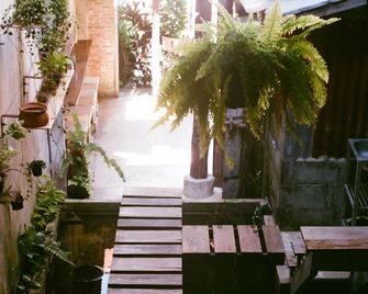 Mali Gallery - Chiang Khan
