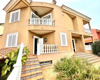 Duque Nest Hostel - Adeje