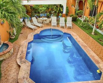 Hotel Maria's Nicte Ha - Progreso - Zwembad