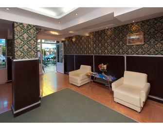 Elvira - Ravda - Salónek