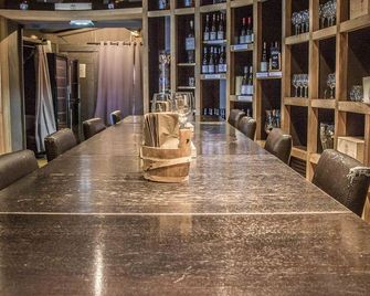 Au Vieux Moulin Hotel And Spa - Megève - Bar