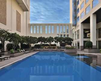 Jaipur Marriott Hotel - ג'איפור - בריכה