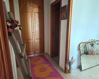 Room with amazing port view in Ibiza town - Ibiza - Pasillo