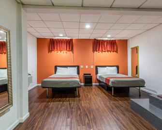 Motel 6 Elizabeth - Newark Liberty Intl Airport - Elizabeth - Bedroom