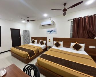 Mayura Residency - Palani - Living room