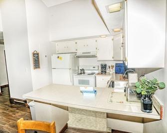 Gateway Condo A25 - Baldwin - Cocina