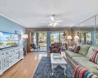 Needle Rush Point G14 | Walk to FloraBama | 2 Pools | Boat Slips | My Beach Getaways - Pensacola - Pokój dzienny