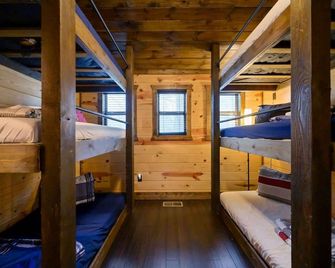 Cabin Vibe - Bunkroom - 3 King - Firepit - Shuffleboard - Broken Bow - Habitación