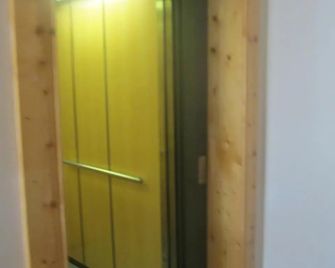 Cuil Darach - Clones - Pasillo