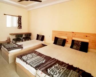 Vrp Guest House - Bhuj - Camera da letto