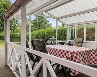 2 Bedroom Beautiful Home In Esbjerg V - Esbjerg - Patio