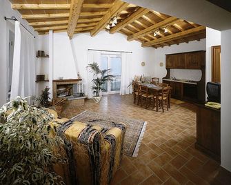 Il Poggio Delle Ginestre - Torgiano - Wohnzimmer