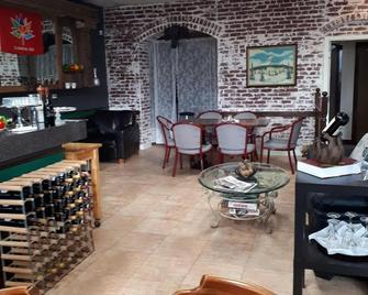 Cosmopolitan Hotel - Crowsnest Pass - Restaurant