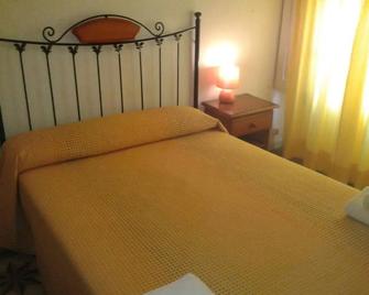 Hostal Santa Teresa - Reus - Habitación