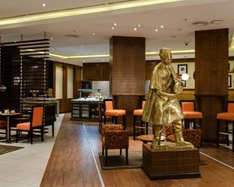 Protea Hotel by Marriott Ikeja Select - לאגוס - מסעדה