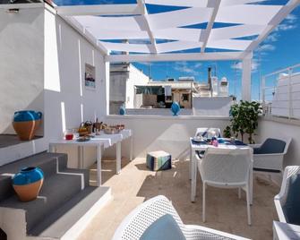 Dama Bianca Boutique Hotel Ostuni - אוסטוני - מרפסת