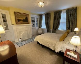 Historic Hall House - Brookville - Schlafzimmer