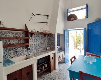 La Casa di Nonna Ida - Stromboli - Küche