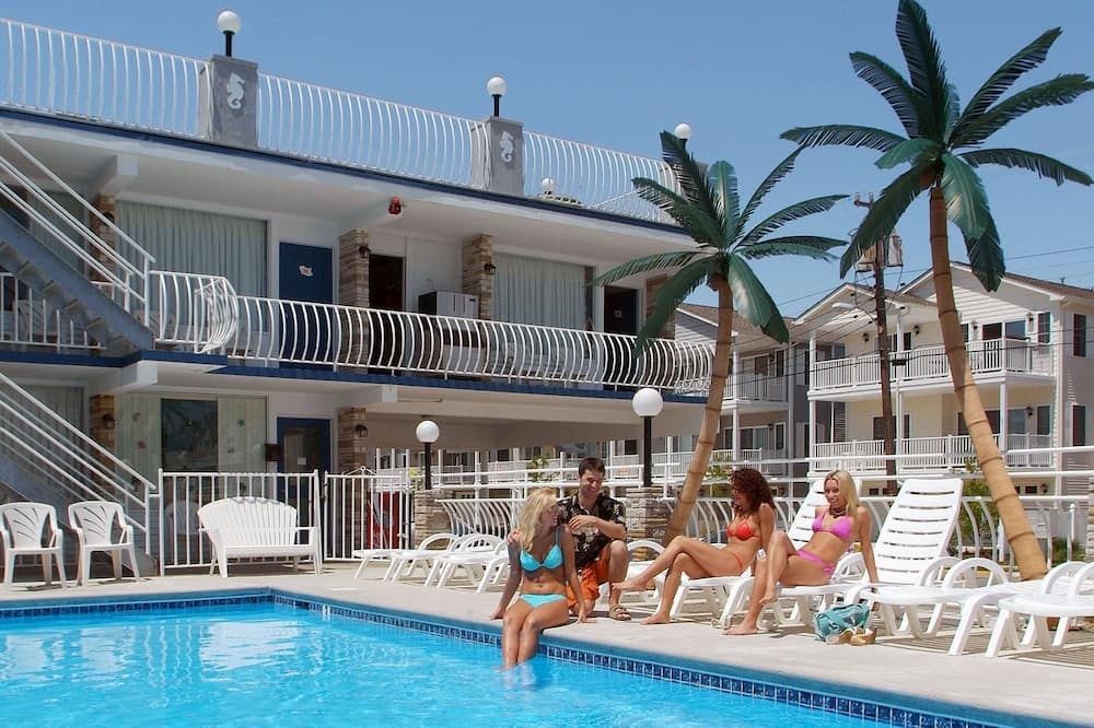 Quarterdeck Motel - ווילדווד - בריכה