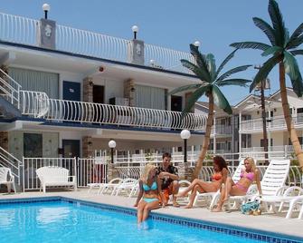 Quarterdeck Motel - Wildwood - Pool