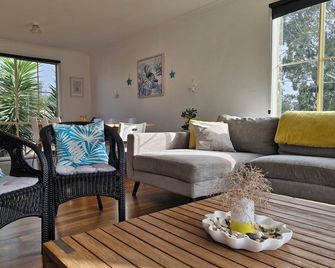 The Nautical Mile Beach House - Cowes - Wohnzimmer