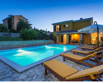 Villa in Montizana with Pool near Mirna River - Montižana - Basen